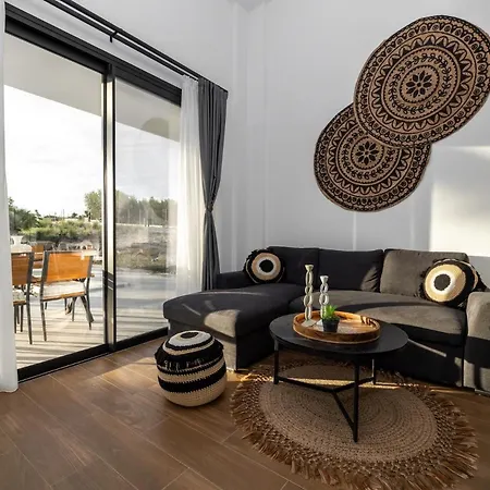 Flamingo Living Halkidiki - The * 雅伊奥斯马马斯